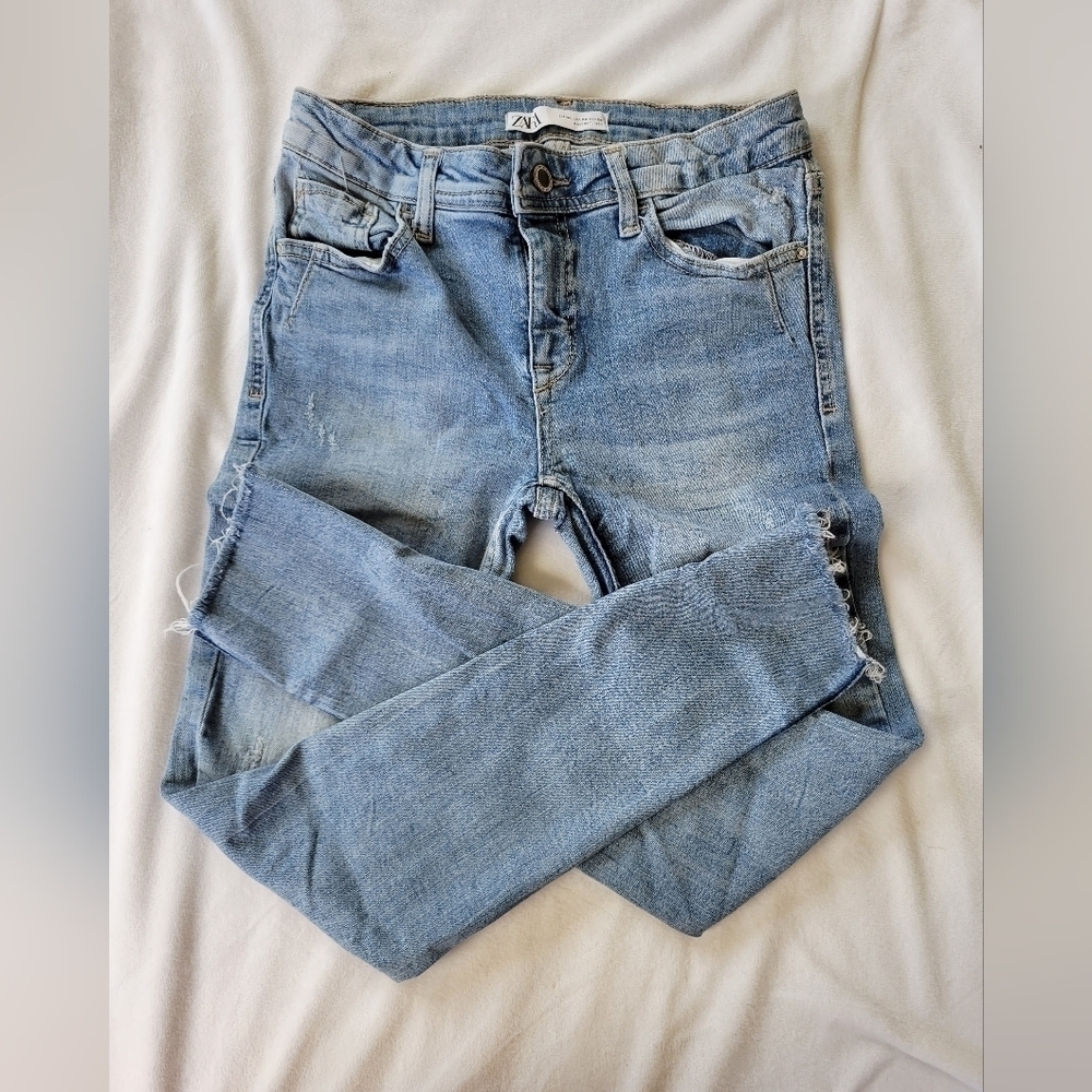 Zara light wash raw hem zipper ankle distressed skinny jeans 2 - Picture 1 of 14